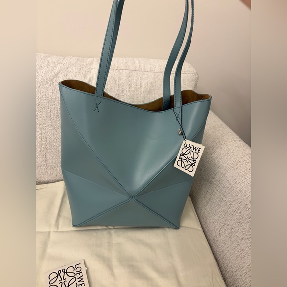 NWT Loewe Medium Puzzle Fold Tote In Shiny Calfskin - Picture 2 of 7